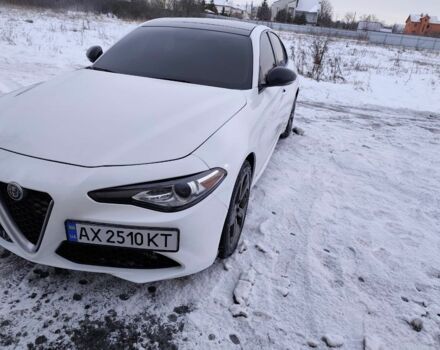 Белый Альфа Ромео Джулия, объемом двигателя 2 л и пробегом 88 тыс. км за 16000 $, фото 1 на Automoto.ua