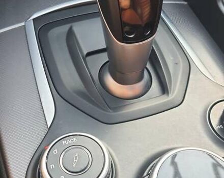 Белый Альфа Ромео Джулия, объемом двигателя 2 л и пробегом 82 тыс. км за 25600 $, фото 34 на Automoto.ua