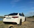 Білий Альфа Ромео Джулія, об'ємом двигуна 2 л та пробігом 92 тис. км за 18500 $, фото 10 на Automoto.ua
