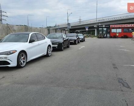 Белый Альфа Ромео Джулия, объемом двигателя 2 л и пробегом 82 тыс. км за 25600 $, фото 38 на Automoto.ua