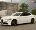 Белый Альфа Ромео Джулия, объемом двигателя 2 л и пробегом 135 тыс. км за 16800 $, фото 3 на Automoto.ua