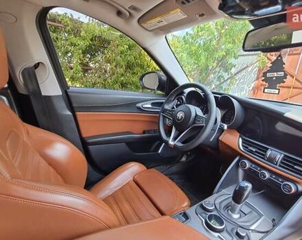 Белый Альфа Ромео Джулия, объемом двигателя 2 л и пробегом 82 тыс. км за 25600 $, фото 28 на Automoto.ua