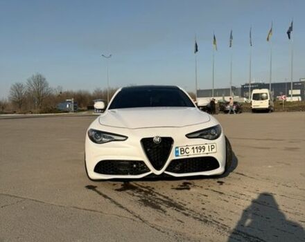 Білий Альфа Ромео Джулія, об'ємом двигуна 2 л та пробігом 89 тис. км за 23000 $, фото 1 на Automoto.ua