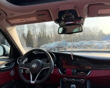 Білий Альфа Ромео Джулія, об'ємом двигуна 2 л та пробігом 89 тис. км за 23000 $, фото 16 на Automoto.ua