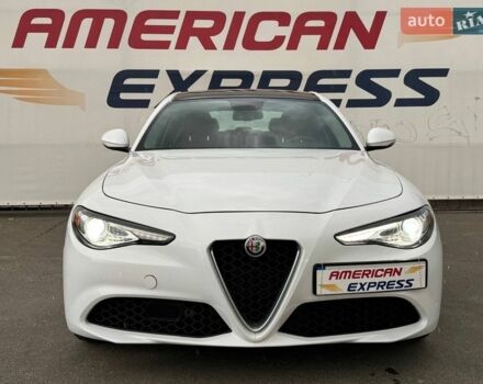 Белый Альфа Ромео Джулия, объемом двигателя 2 л и пробегом 59 тыс. км за 23490 $, фото 2 на Automoto.ua