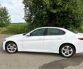 Білий Альфа Ромео Джулія, об'ємом двигуна 2 л та пробігом 62 тис. км за 18200 $, фото 6 на Automoto.ua