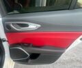 Білий Альфа Ромео Джулія, об'ємом двигуна 2 л та пробігом 49 тис. км за 21000 $, фото 28 на Automoto.ua
