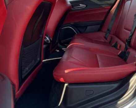 Белый Альфа Ромео Джулия, объемом двигателя 2 л и пробегом 30 тыс. км за 7300 $, фото 12 на Automoto.ua