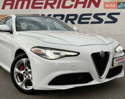 Белый Альфа Ромео Джулия, объемом двигателя 2 л и пробегом 59 тыс. км за 23490 $, фото 1 на Automoto.ua
