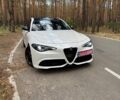 Белый Альфа Ромео Джулия, объемом двигателя 2 л и пробегом 110 тыс. км за 17499 $, фото 3 на Automoto.ua