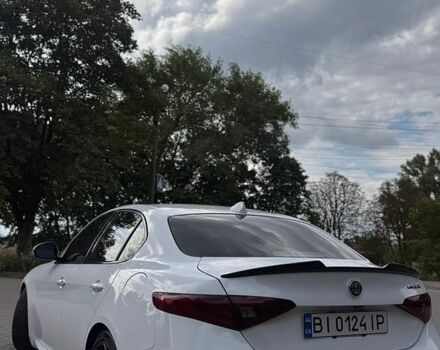 Білий Альфа Ромео Джулія, об'ємом двигуна 2 л та пробігом 116 тис. км за 19200 $, фото 6 на Automoto.ua