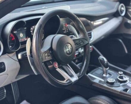 Білий Альфа Ромео Джулія, об'ємом двигуна 2.9 л та пробігом 58 тис. км за 5000 $, фото 7 на Automoto.ua