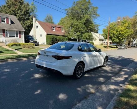 Белый Альфа Ромео Джулия, объемом двигателя 2 л и пробегом 33 тыс. км за 5000 $, фото 6 на Automoto.ua