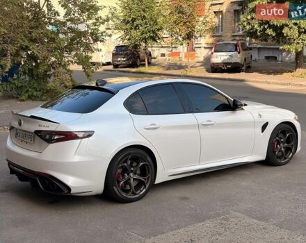 Білий Альфа Ромео Джулія, об'ємом двигуна 2.89 л та пробігом 72 тис. км за 38999 $, фото 7 на Automoto.ua