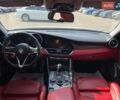 Білий Альфа Ромео Джулія, об'ємом двигуна 2 л та пробігом 48 тис. км за 22900 $, фото 17 на Automoto.ua
