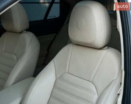 Білий Альфа Ромео Джулія, об'ємом двигуна 2 л та пробігом 43 тис. км за 21999 $, фото 21 на Automoto.ua