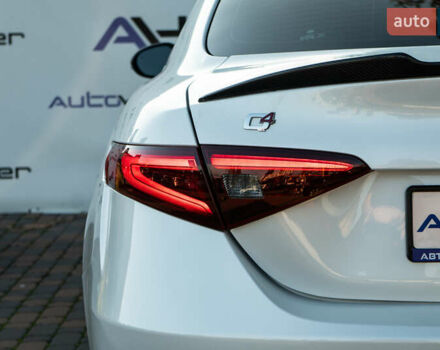 Білий Альфа Ромео Джулія, об'ємом двигуна 2 л та пробігом 43 тис. км за 21999 $, фото 14 на Automoto.ua