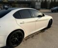 Білий Альфа Ромео Джулія, об'ємом двигуна 2 л та пробігом 89 тис. км за 23000 $, фото 4 на Automoto.ua