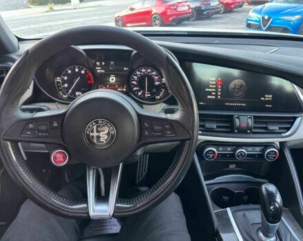 Білий Альфа Ромео Джулія, об'ємом двигуна 2.9 л та пробігом 39 тис. км за 5000 $, фото 8 на Automoto.ua