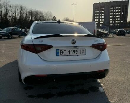 Білий Альфа Ромео Джулія, об'ємом двигуна 2 л та пробігом 89 тис. км за 23000 $, фото 7 на Automoto.ua