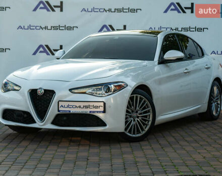 Білий Альфа Ромео Джулія, об'ємом двигуна 2 л та пробігом 43 тис. км за 21999 $, фото 9 на Automoto.ua