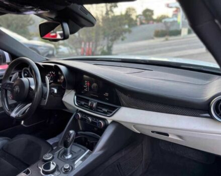 Білий Альфа Ромео Джулія, об'ємом двигуна 2.9 л та пробігом 58 тис. км за 5000 $, фото 10 на Automoto.ua