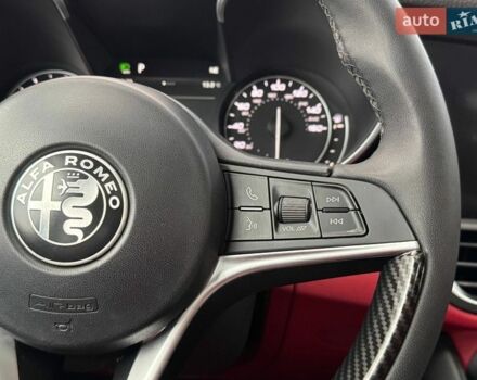 Белый Альфа Ромео Джулия, объемом двигателя 2 л и пробегом 59 тыс. км за 23490 $, фото 13 на Automoto.ua