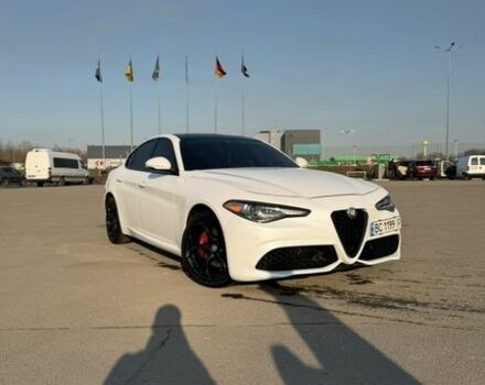 Білий Альфа Ромео Джулія, об'ємом двигуна 2 л та пробігом 89 тис. км за 23000 $, фото 2 на Automoto.ua