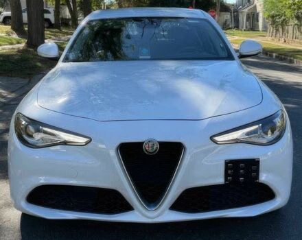 Білий Альфа Ромео Джулія, об'ємом двигуна 2 л та пробігом 40 тис. км за 4900 $, фото 1 на Automoto.ua