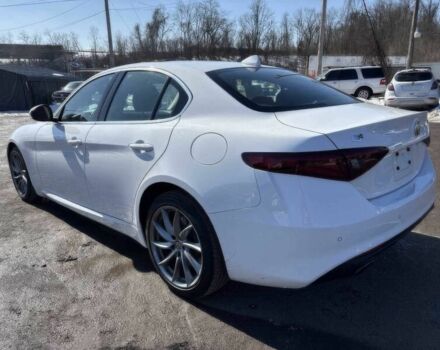 Белый Альфа Ромео Джулия, объемом двигателя 2 л и пробегом 30 тыс. км за 7300 $, фото 4 на Automoto.ua