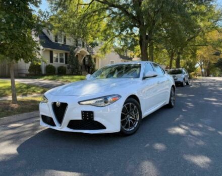 Белый Альфа Ромео Джулия, объемом двигателя 2 л и пробегом 33 тыс. км за 7500 $, фото 2 на Automoto.ua