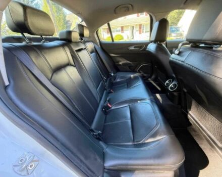 Белый Альфа Ромео Джулия, объемом двигателя 2 л и пробегом 47 тыс. км за 5000 $, фото 13 на Automoto.ua