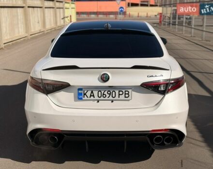 Білий Альфа Ромео Джулія, об'ємом двигуна 2.89 л та пробігом 68 тис. км за 47000 $, фото 5 на Automoto.ua