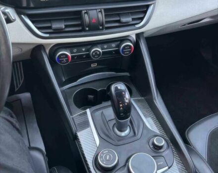 Білий Альфа Ромео Джулія, об'ємом двигуна 2.9 л та пробігом 58 тис. км за 5000 $, фото 9 на Automoto.ua