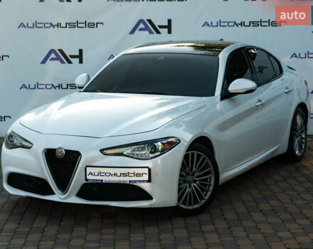 Білий Альфа Ромео Джулія, об'ємом двигуна 2 л та пробігом 43 тис. км за 21999 $, фото 10 на Automoto.ua