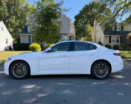 Белый Альфа Ромео Джулия, объемом двигателя 2 л и пробегом 33 тыс. км за 7500 $, фото 3 на Automoto.ua