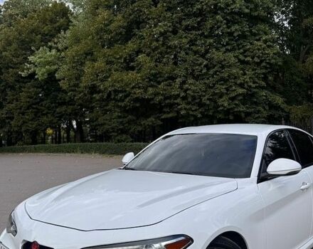 Білий Альфа Ромео Джулія, об'ємом двигуна 2 л та пробігом 116 тис. км за 19200 $, фото 5 на Automoto.ua