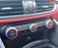 Білий Альфа Ромео Джулія, об'ємом двигуна 2 л та пробігом 48 тис. км за 22900 $, фото 24 на Automoto.ua