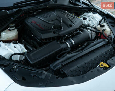 Білий Альфа Ромео Джулія, об'ємом двигуна 2 л та пробігом 43 тис. км за 21999 $, фото 53 на Automoto.ua