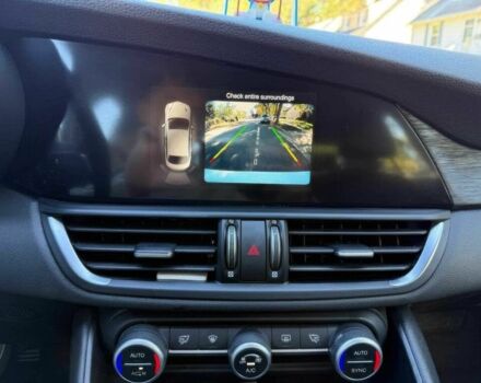 Белый Альфа Ромео Джулия, объемом двигателя 2 л и пробегом 33 тыс. км за 7500 $, фото 14 на Automoto.ua