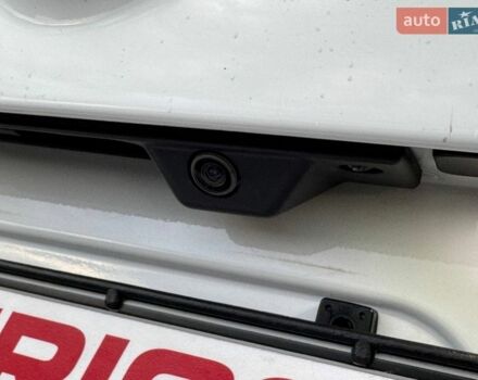 Белый Альфа Ромео Джулия, объемом двигателя 2 л и пробегом 59 тыс. км за 23490 $, фото 8 на Automoto.ua