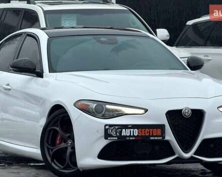 Белый Альфа Ромео Джулия, объемом двигателя 2 л и пробегом 37 тыс. км за 26500 $, фото 5 на Automoto.ua