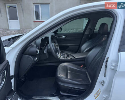 Альфа Ромео Джулия 2019 в Луцке на Automoto.ua Белый Альфа Ромео Джулия, объемом двигателя 2 л и пробегом 177 тыс. км за 15000 $, фото 16 на Automoto.ua