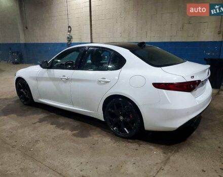 Білий Альфа Ромео Джулія, об'ємом двигуна 2 л та пробігом 77 тис. км за 4500 $, фото 1 на Automoto.ua