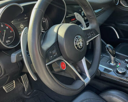 Білий Альфа Ромео Джулія, об'ємом двигуна 2 л та пробігом 103 тис. км за 22900 $, фото 21 на Automoto.ua