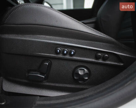 Белый Альфа Ромео Джулия, объемом двигателя 2 л и пробегом 21 тыс. км за 25500 $, фото 33 на Automoto.ua