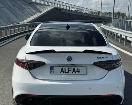 Альфа Ромео Джулия 2019 в Чернигове на Automoto.ua Белый Альфа Ромео Джулия, объемом двигателя 2 л и пробегом 67 тыс. км за 25700 $, фото 13 на Automoto.ua