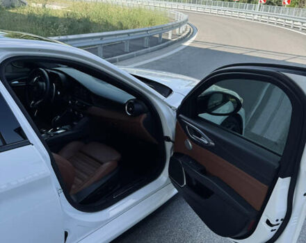 Альфа Ромео Джулия 2019 в Чернигове на Automoto.ua Белый Альфа Ромео Джулия, объемом двигателя 2 л и пробегом 67 тыс. км за 25700 $, фото 30 на Automoto.ua
