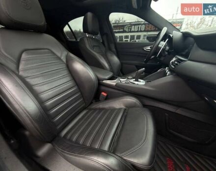 Белый Альфа Ромео Джулия, объемом двигателя 2 л и пробегом 37 тыс. км за 26500 $, фото 21 на Automoto.ua