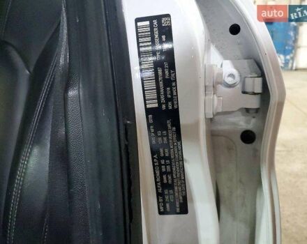 Білий Альфа Ромео Джулія, об'ємом двигуна 2 л та пробігом 77 тис. км за 4500 $, фото 11 на Automoto.ua